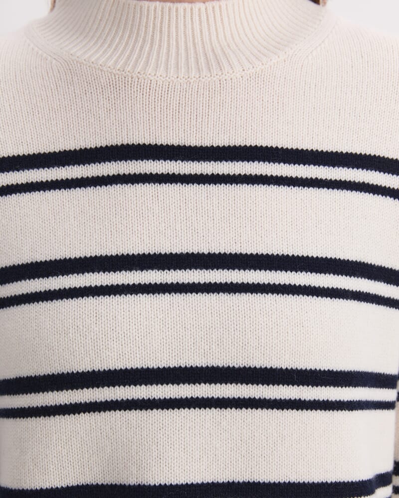 Pearl Relaxed Wool Sweater in WINTER WHITE/ NAVY