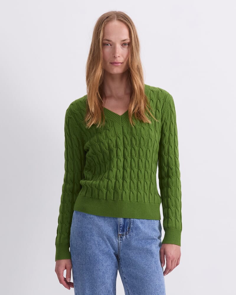 Merino Cable V-Neck Sweater in OLIVE GREEN