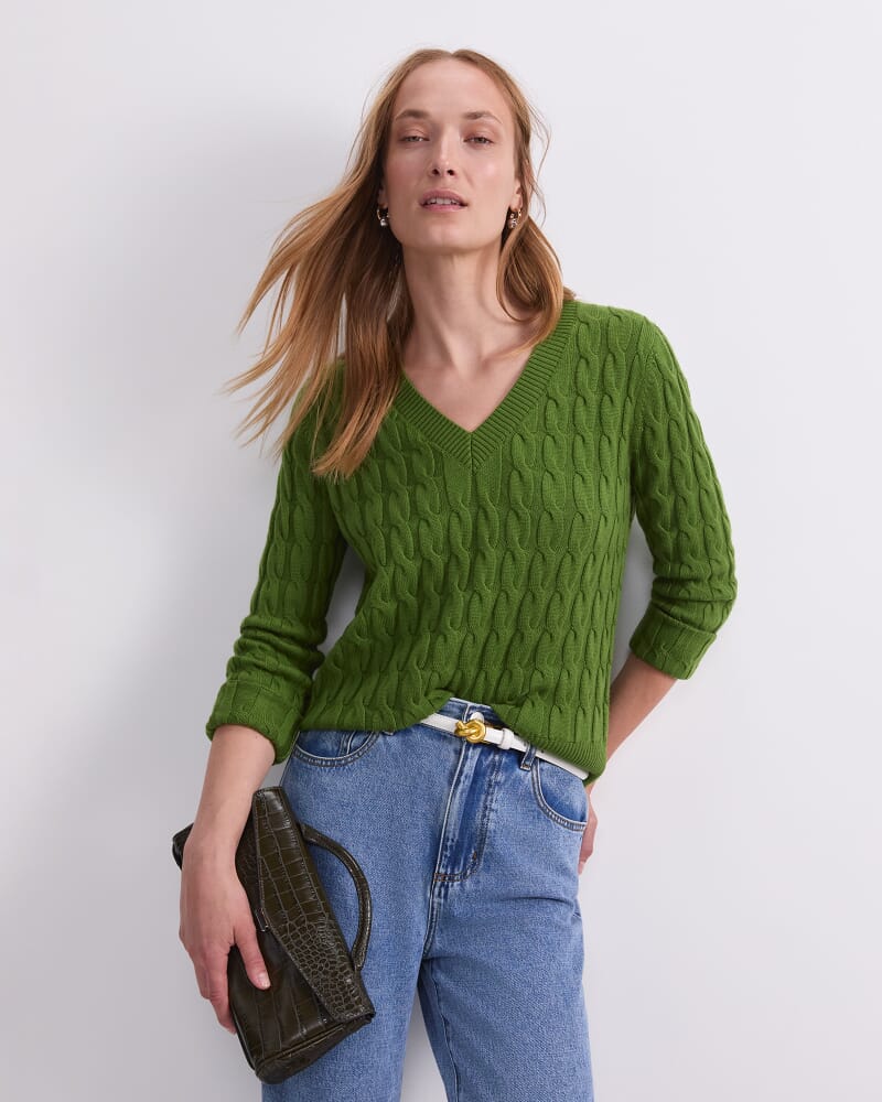 Merino Cable V-Neck Sweater in OLIVE GREEN