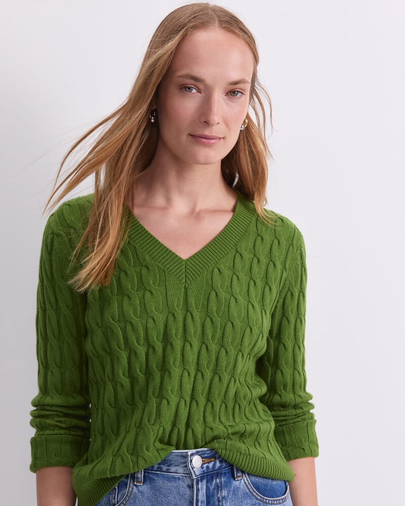 Merino Cable V-Neck Sweater in OLIVE GREEN