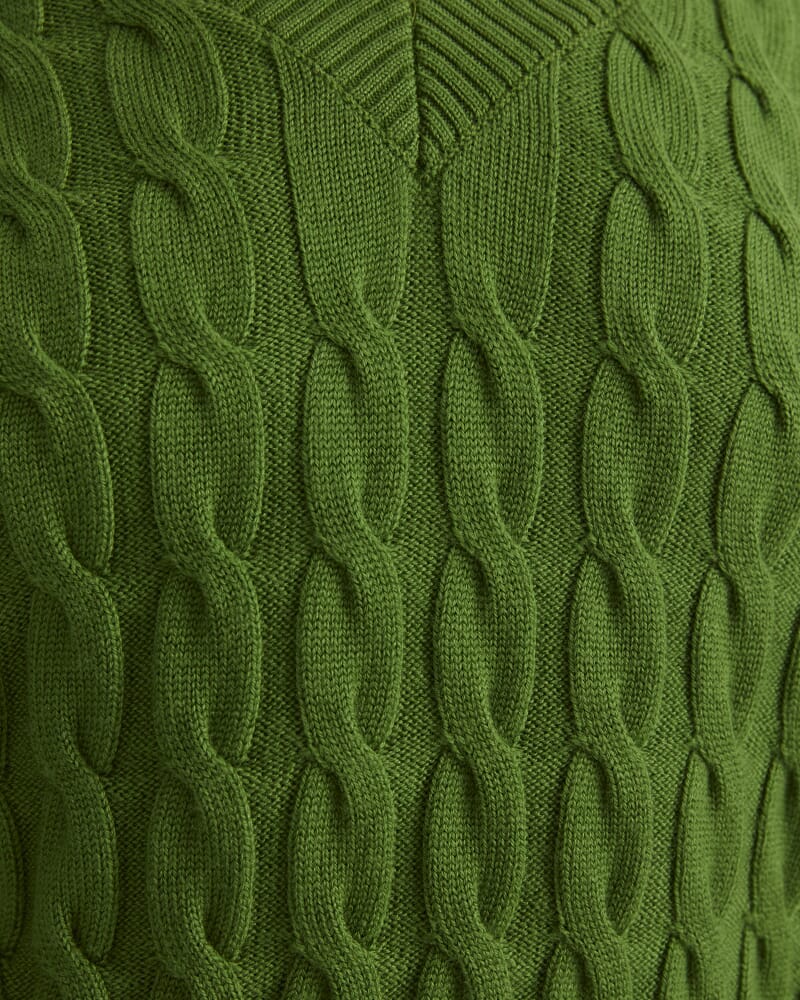 Merino Cable V-Neck Sweater in OLIVE GREEN
