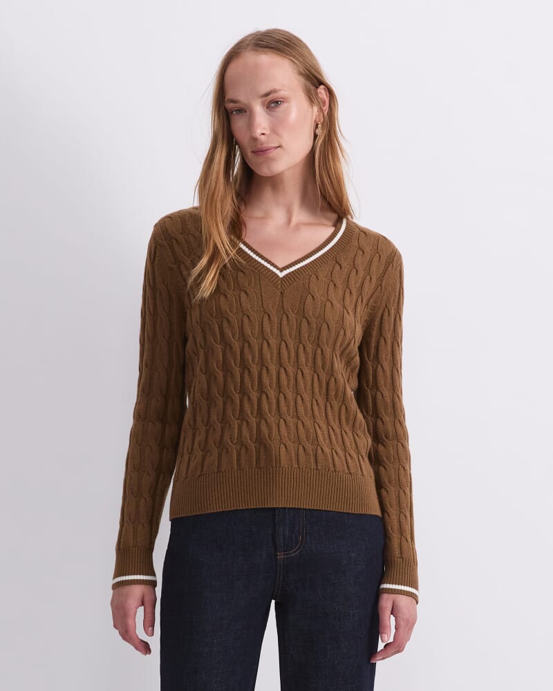 Merino Cable V-Neck Sweater in TOBACCO