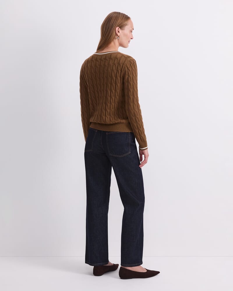 Merino Cable V-Neck Sweater in TOBACCO