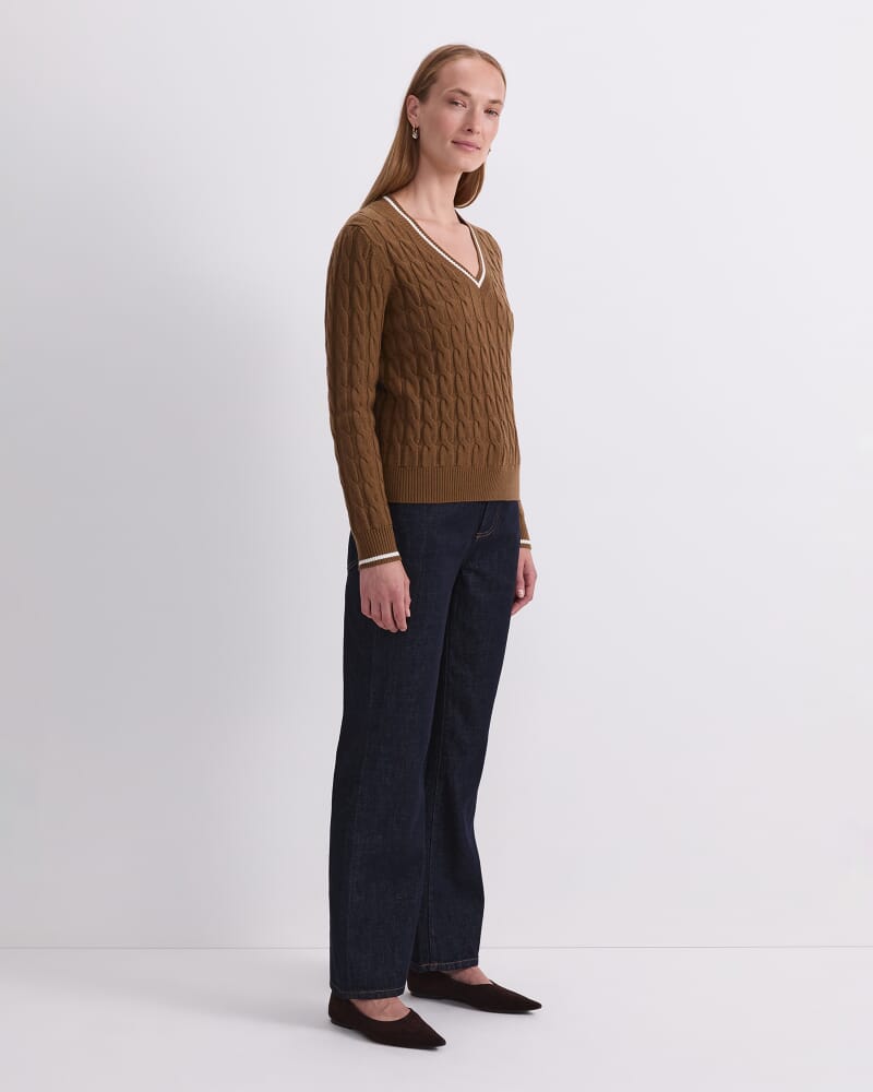 Merino Cable V-Neck Sweater in TOBACCO