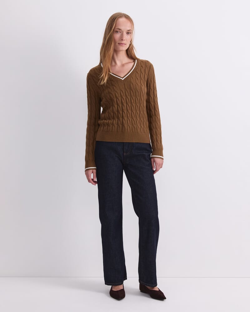 Merino Cable V-Neck Sweater in TOBACCO