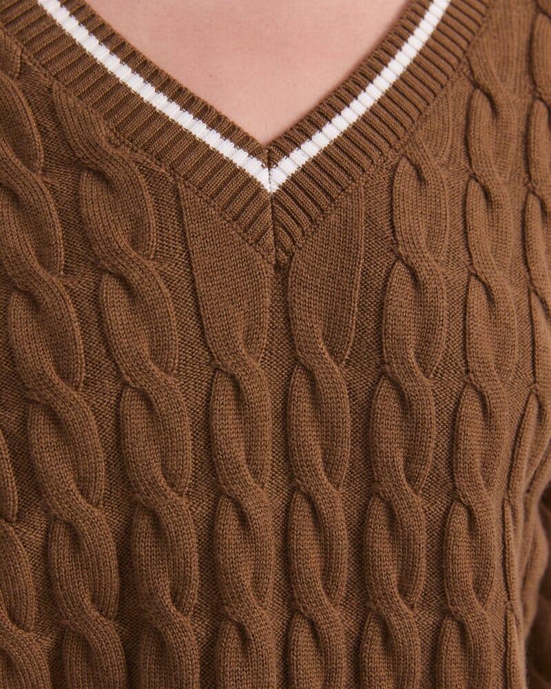 Merino Cable V-Neck Sweater in TOBACCO
