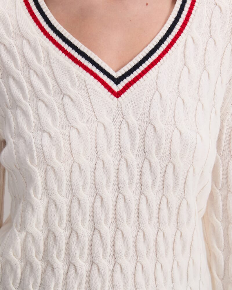 Merino Cable V-Neck Sweater in WHITE/RED