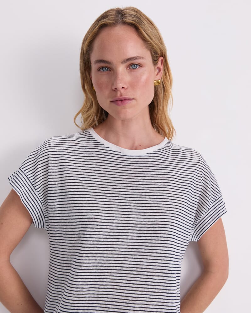 Tonia Crew Neck Linen Tee in WHITE/NAVY