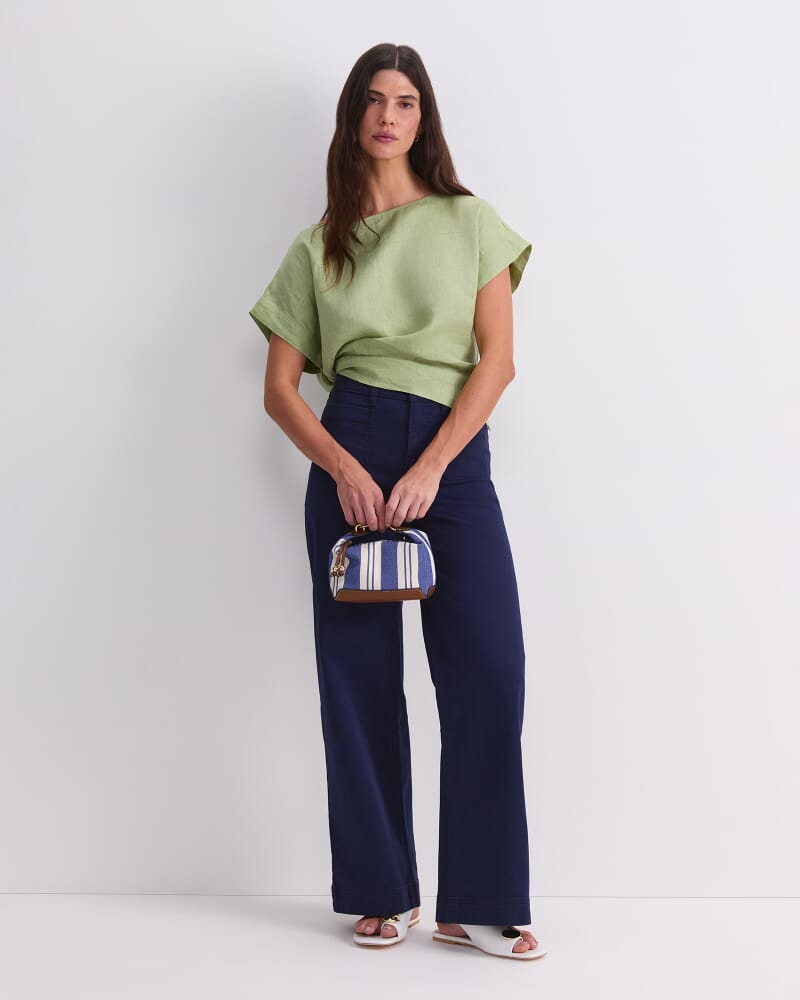 Dahlia Shell Top in APPLE