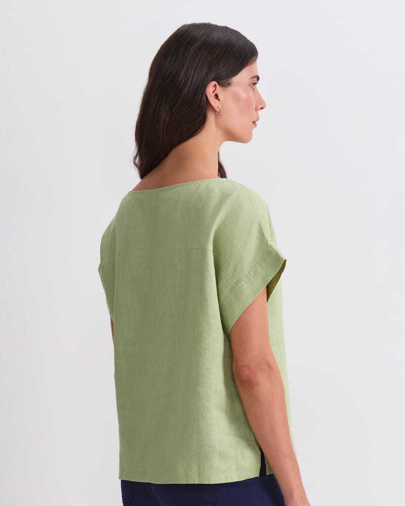 Dahlia Shell Top in APPLE
