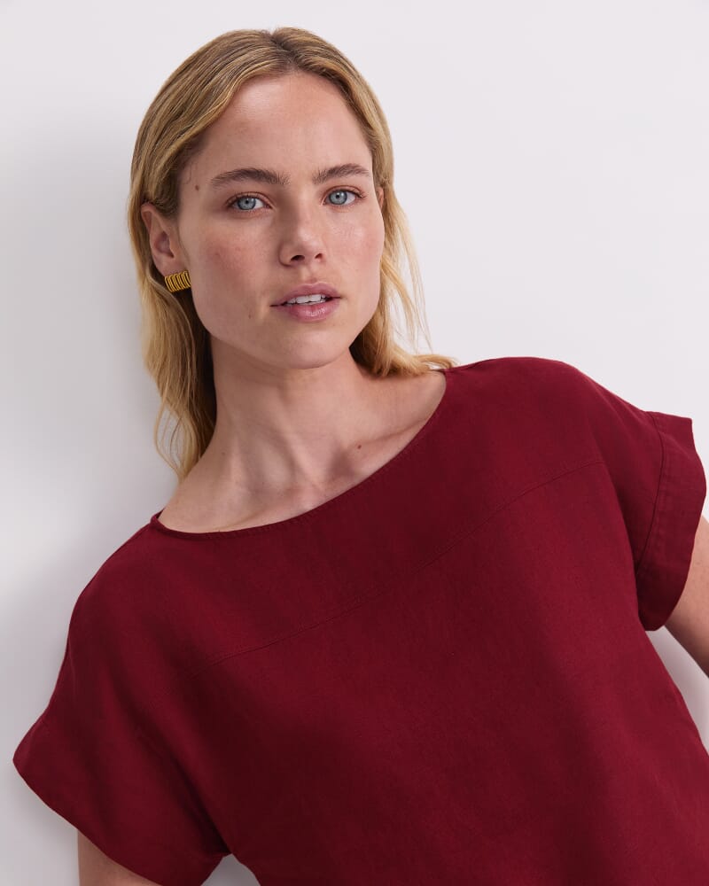 Dahlia Shell Top in PINOT