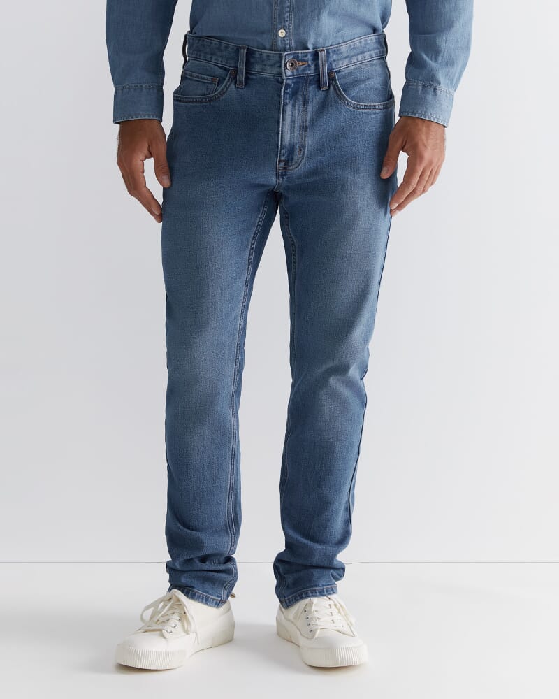 Jackson Slim Jean in LIGHT BLUE WASH
