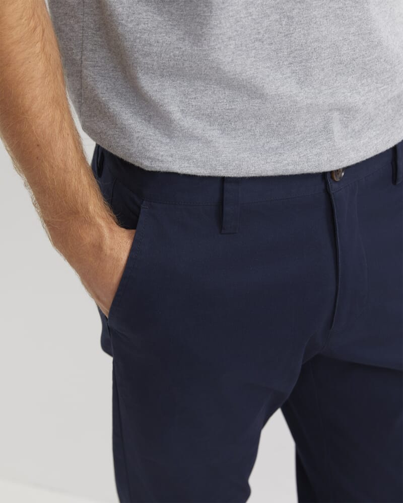 Newport Travel Pant in NAVY