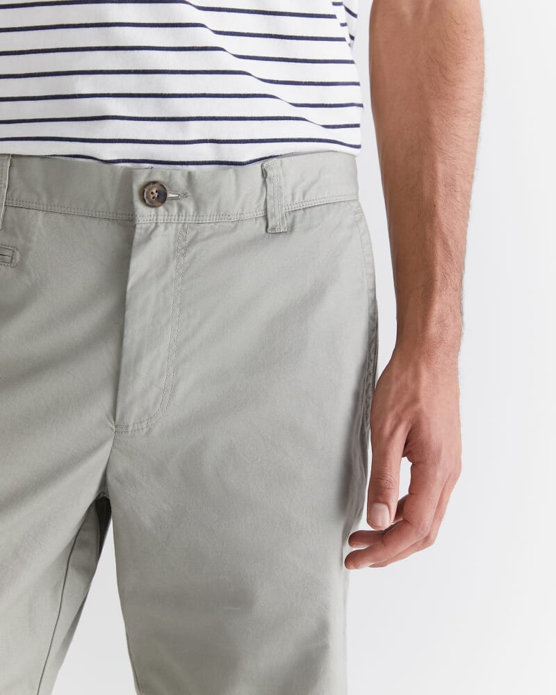 Classic Short in OLIVE