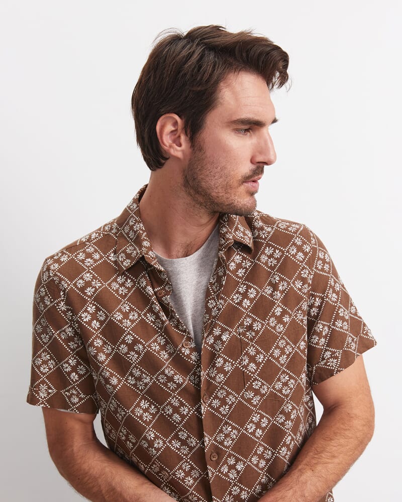 Howes Short Sleeve Print Shirt in BROWN