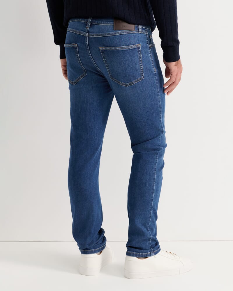 William Straight Leg Jean in INDIGO WASH