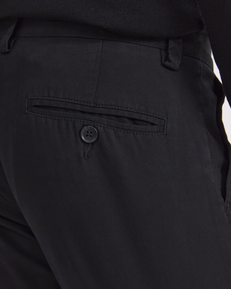 Jones Chino in BLACK