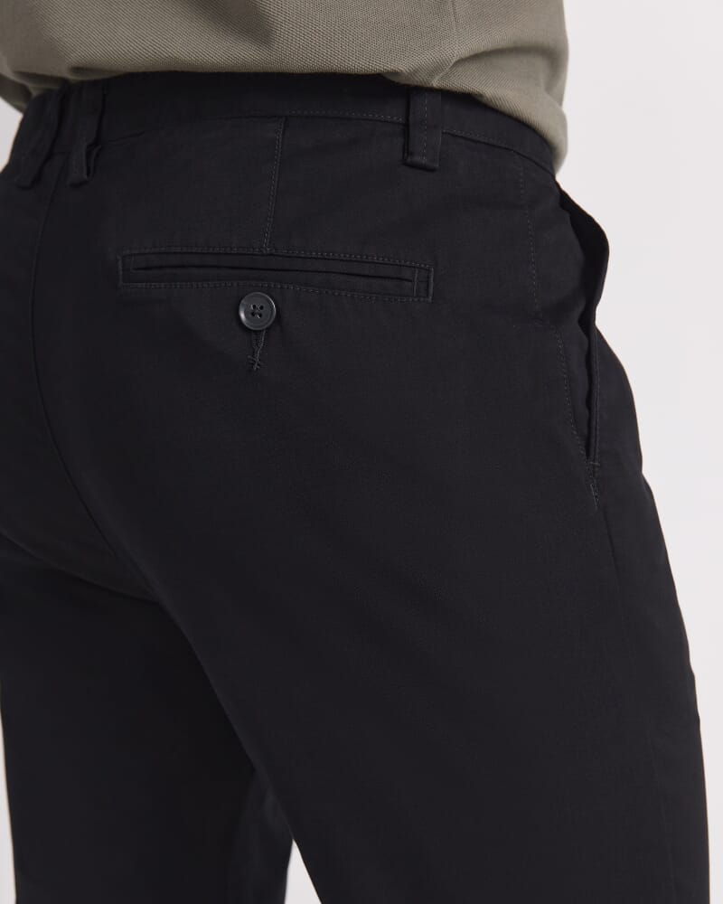 Jones Chino in BLACK