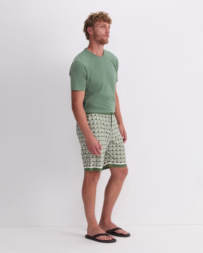 Dominic Linen Short in PESTO