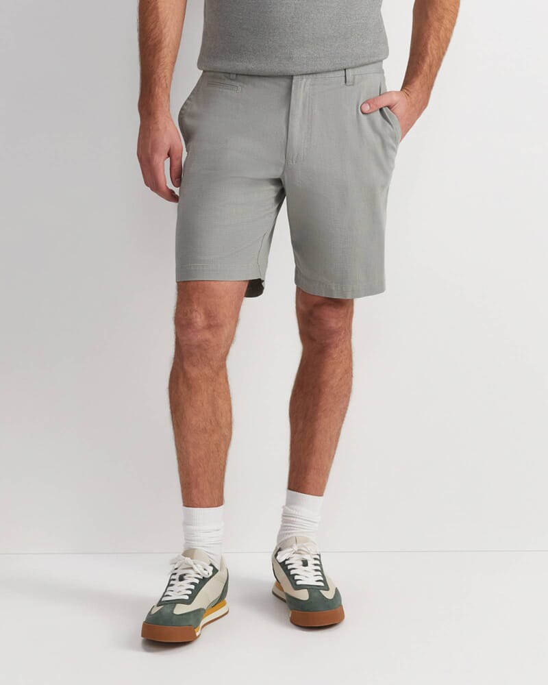 Trey Classic Short in OLIVE