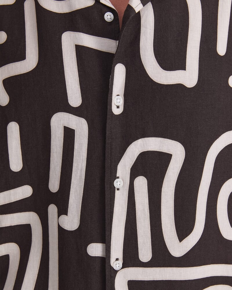 Kewarra Resort Shirt in CHOC/WHITE