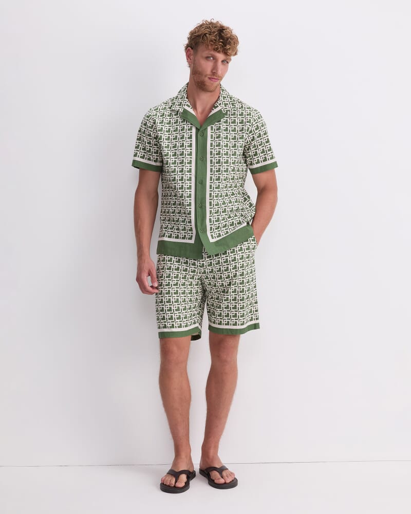 Dominic Resort Shirt in PESTO