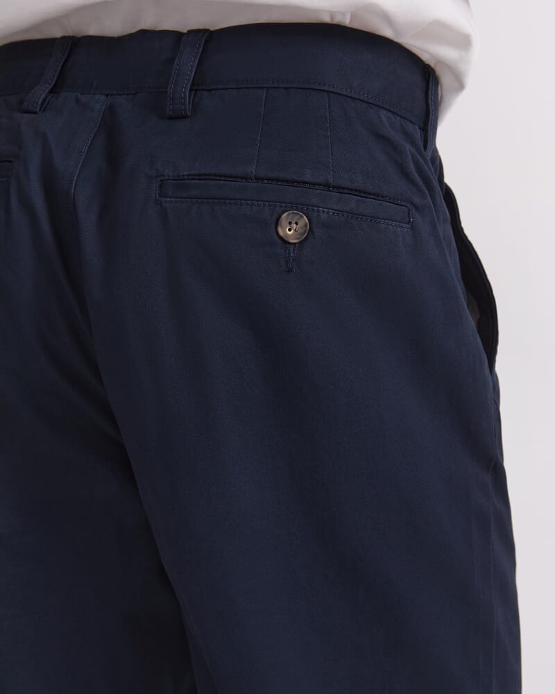 Classic Fit Chino in FRENCH NAVY