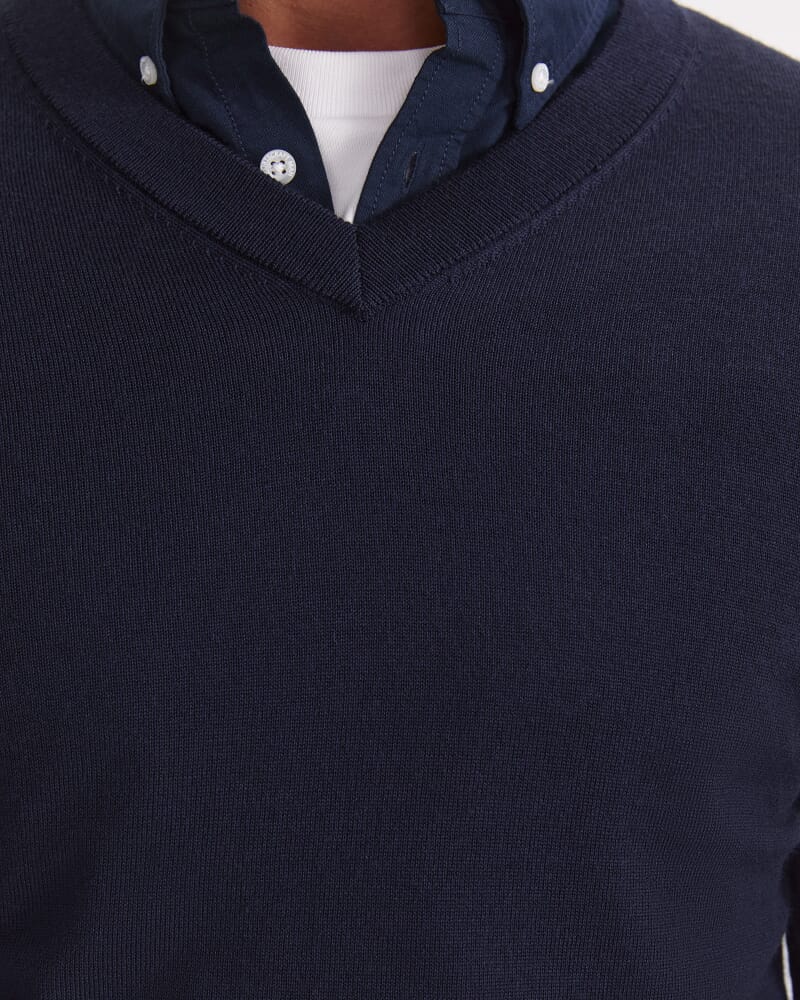 Merino V-Neck Knit in NAVY