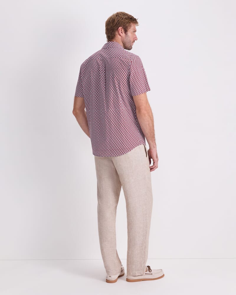 Joss Short Sleeve Print Shirt in WINE