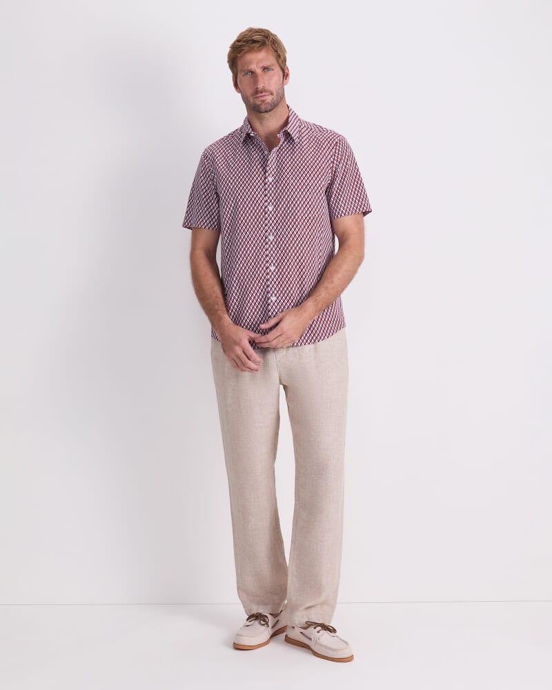 Joss Short Sleeve Print Shirt in WINE