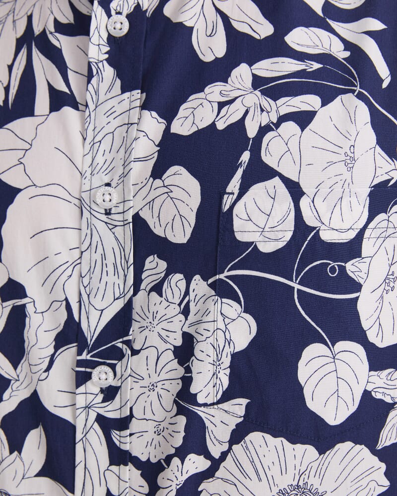 Gardner Short Sleeve Print Shirt in NAVY