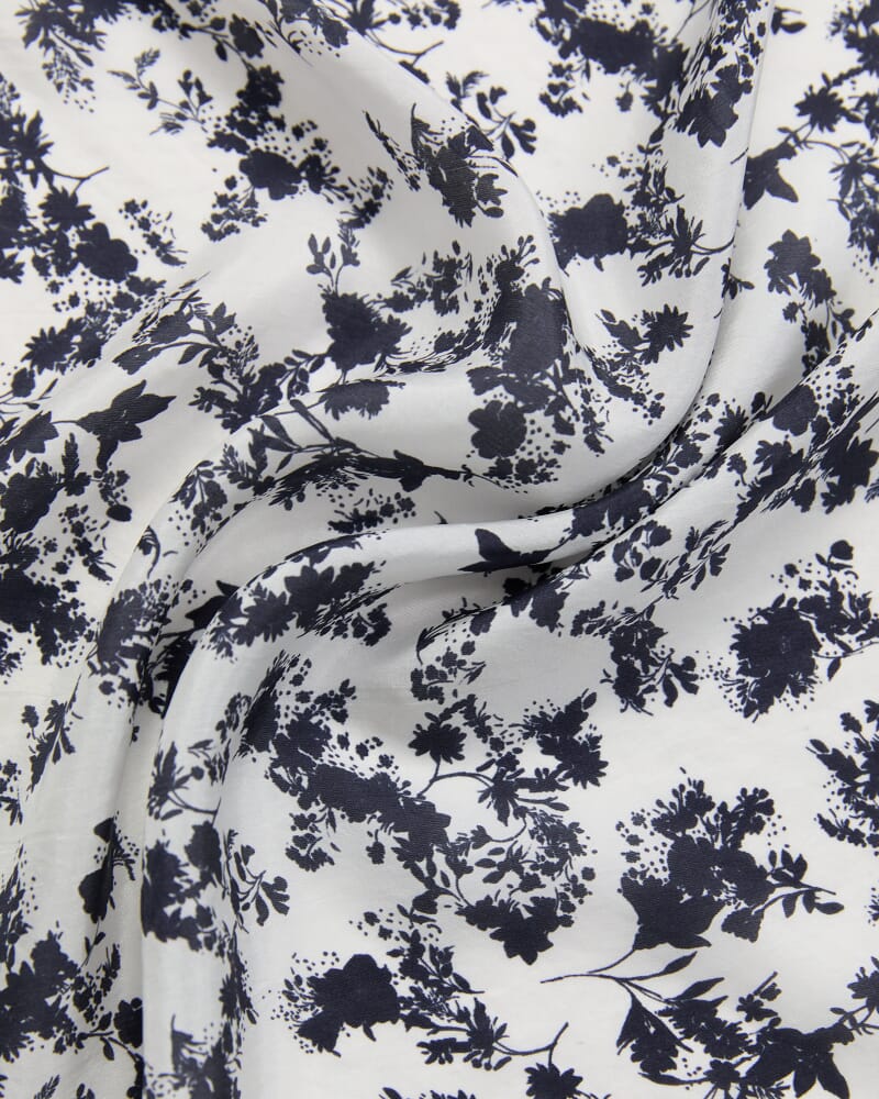 Eloise Scarf in NAVY