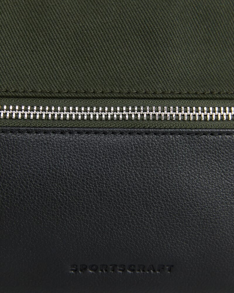 Howard Wash Bag in FOREST