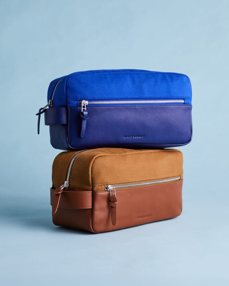 Howard Wash Bag in NAVY/CAMEL